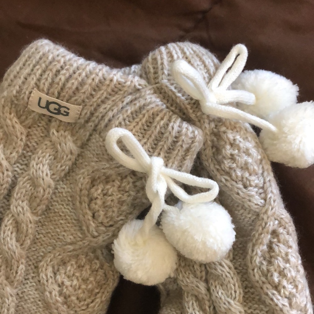 HP🎉 UGG Fleece Lined Pom Pom Socks Cozy Boot Cute New Cream Oatmeal Red Pink - Picture 6 of 8